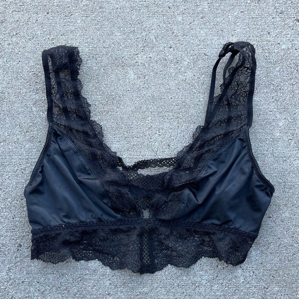 Victoria’s Secret Black Lace Bralette Bra size medium